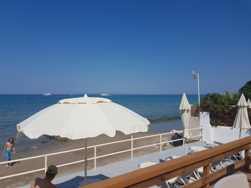 Argassi旅游景点-Thomas Elena Beach Bar