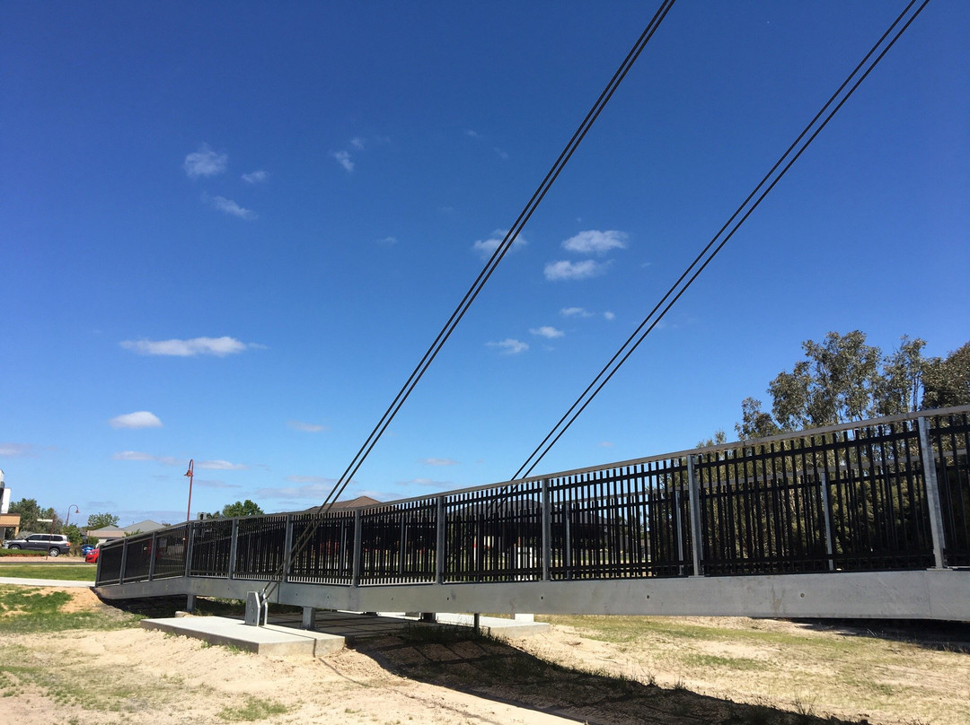 霍舌姆旅游景点-Anzac Centenary Bridge
