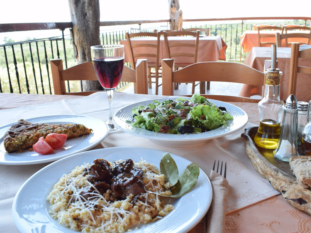 Chalikounas餐馆和美食-Bioporos