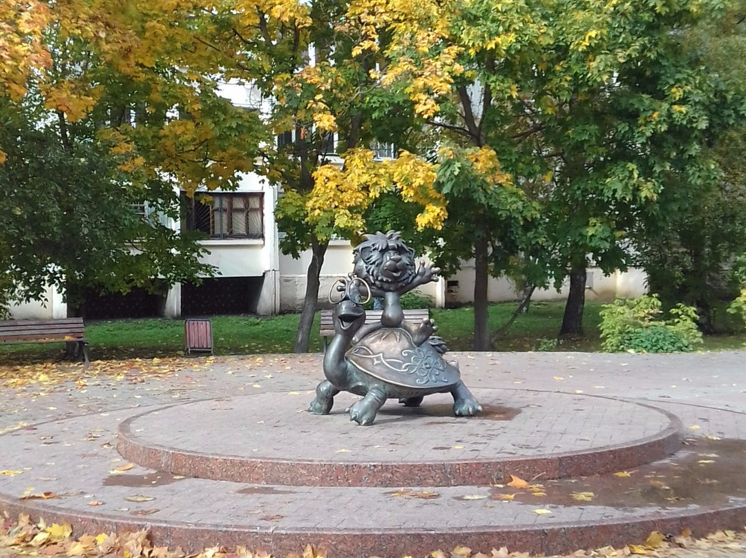 Sculpture Lionet and Turtle景点图片