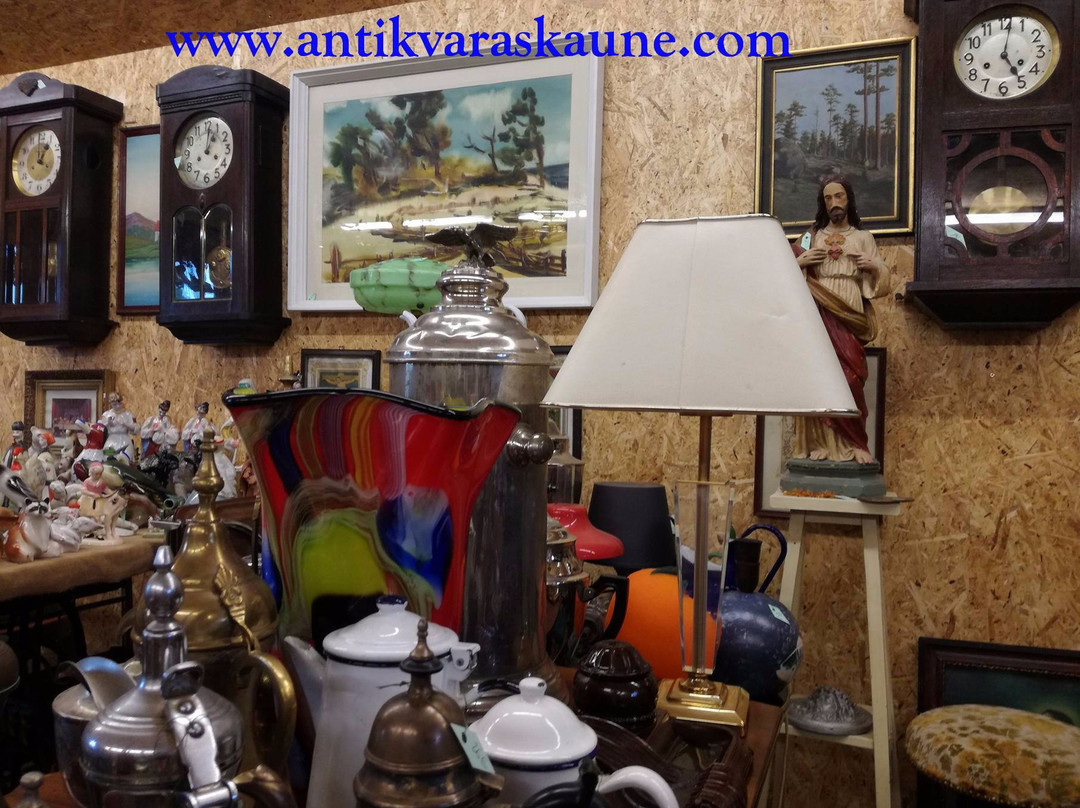 Antikvaras Kaune, Antikvariatas. Antiques-考那斯必去景点