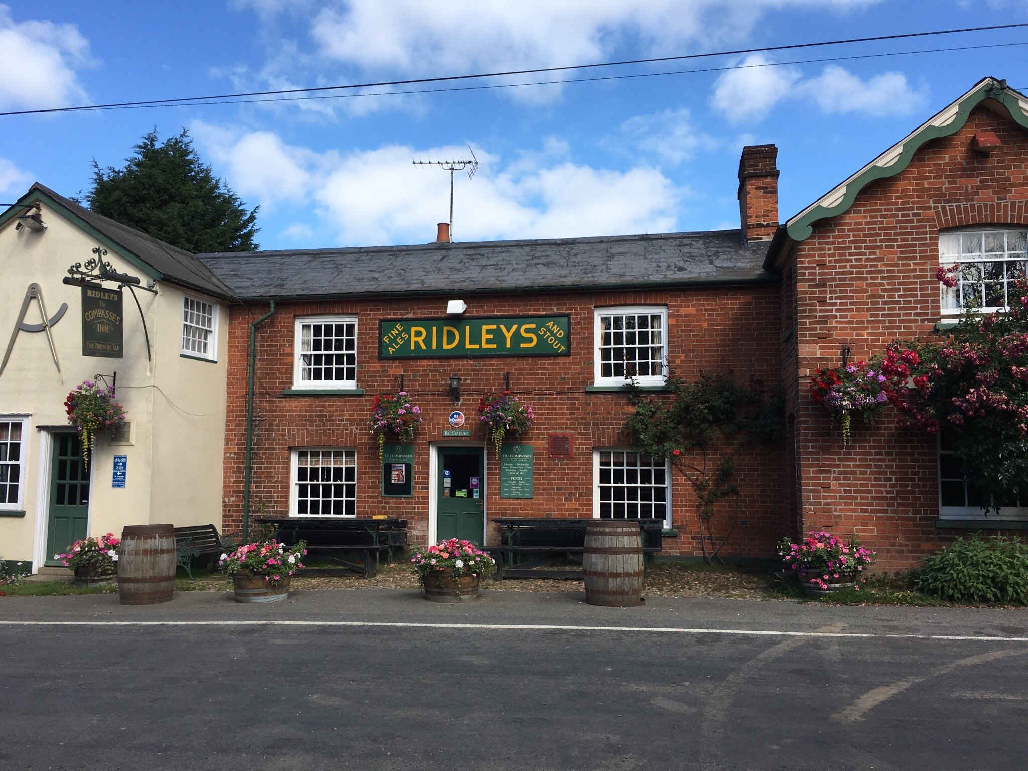 The Compasses Inn-官方