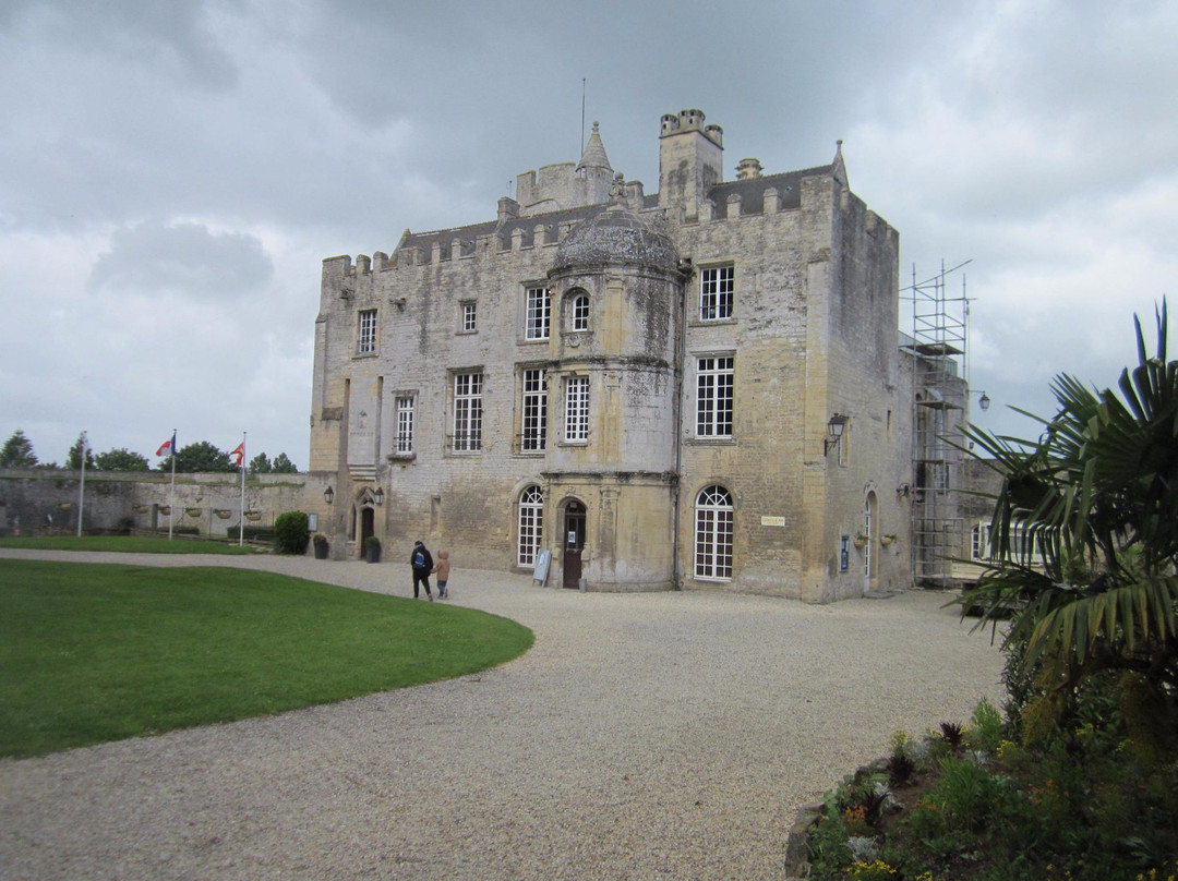 Chateau de Creully景点图片