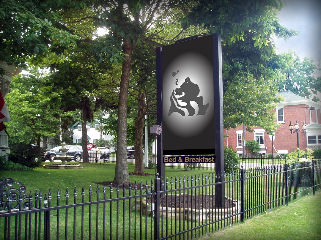 Bear Hug Bed & Breakfast主图