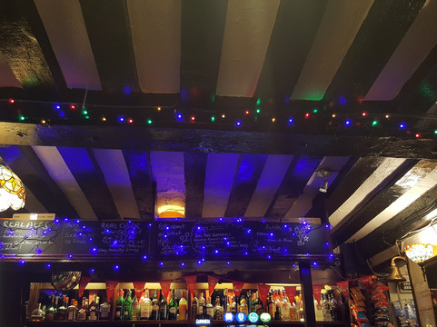 Allied Arms-雷丁必去景点