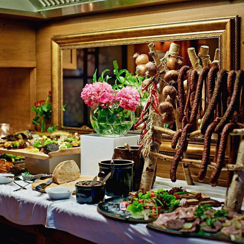 Stare Babice餐馆和美食-Krasnodwór Restaurant