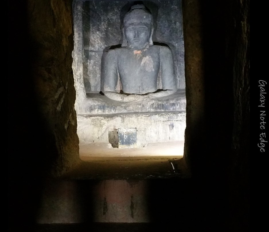 Ancient Caves景点图片