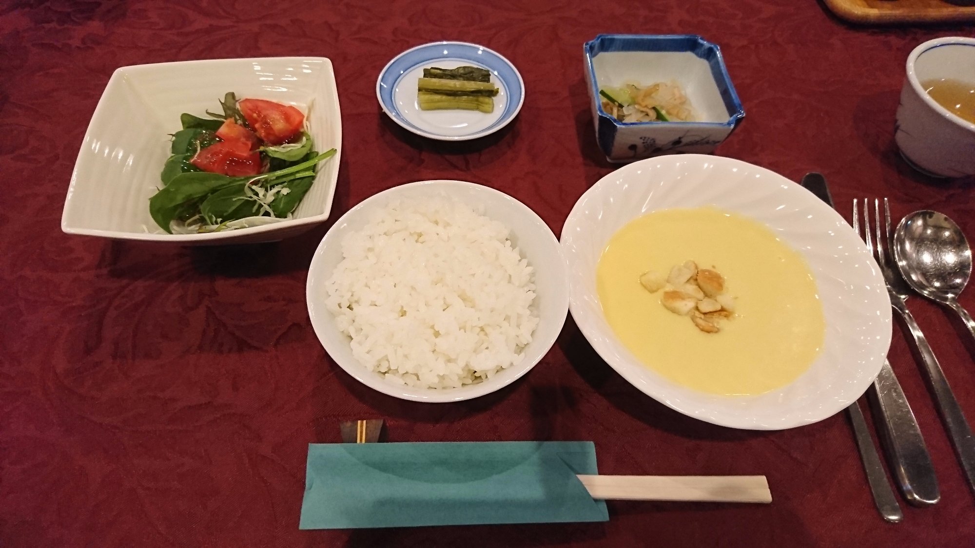 Hotel Cerulean Alpine-餐饮