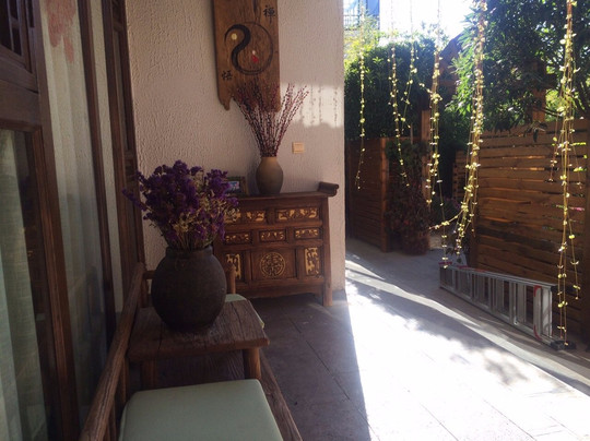 束河燕巢客栈主图