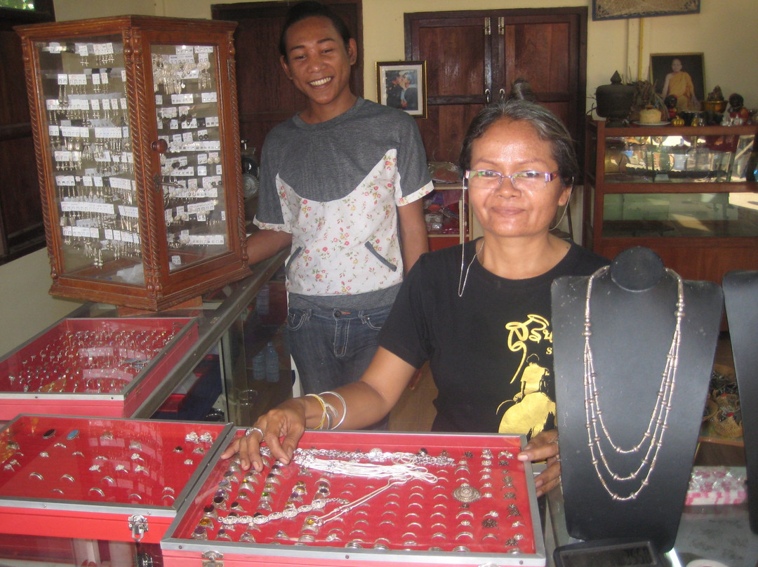 Khwao Sinarin Handicraft Village景点图片