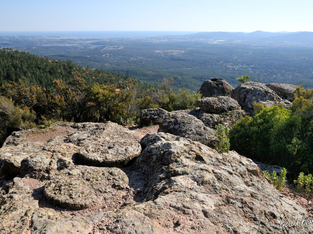 Bagnols-en-Foret旅游景点-Anciennes Tailleries de Meules