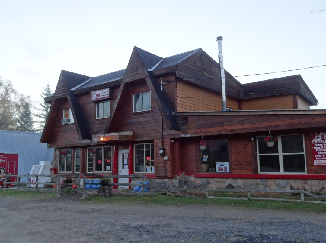 Algonquin Bound Inn主图