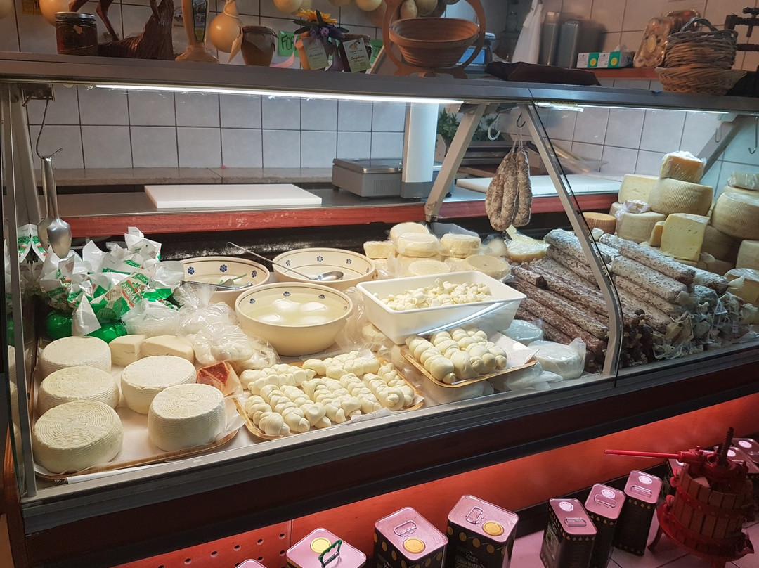 La Bottega Dei Formaggi-维耶斯泰必去景点
