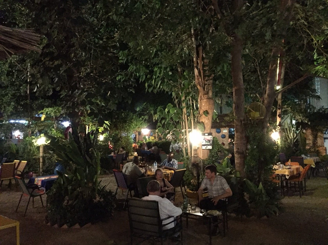 尼亚美餐馆和美食-Cote Jardin