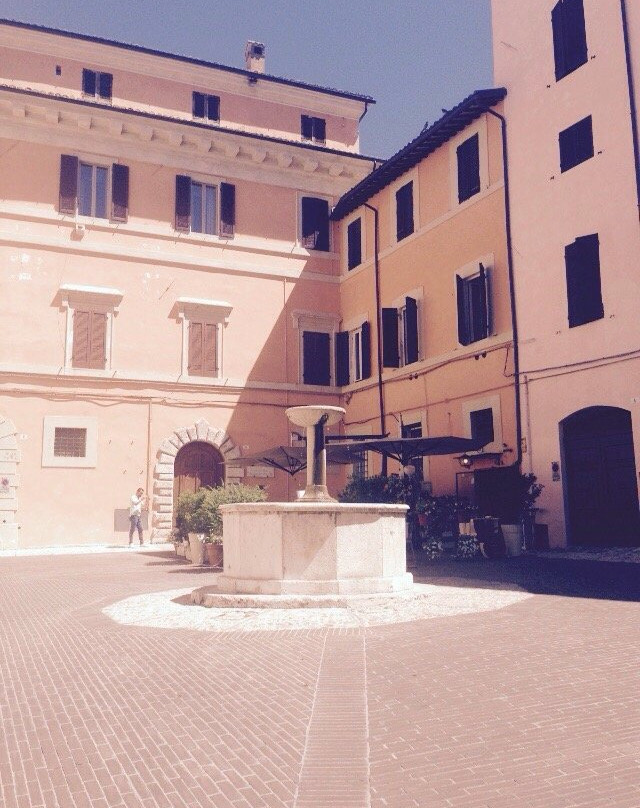 Piazza Fontana景点图片