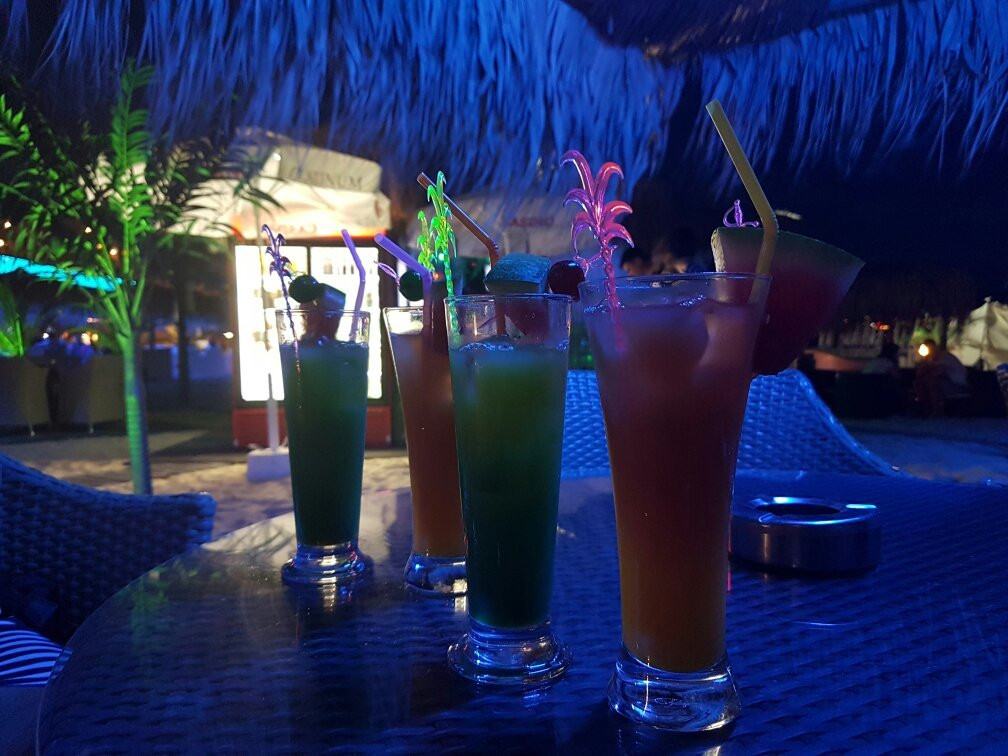 Alibi Beach Bar景点图片