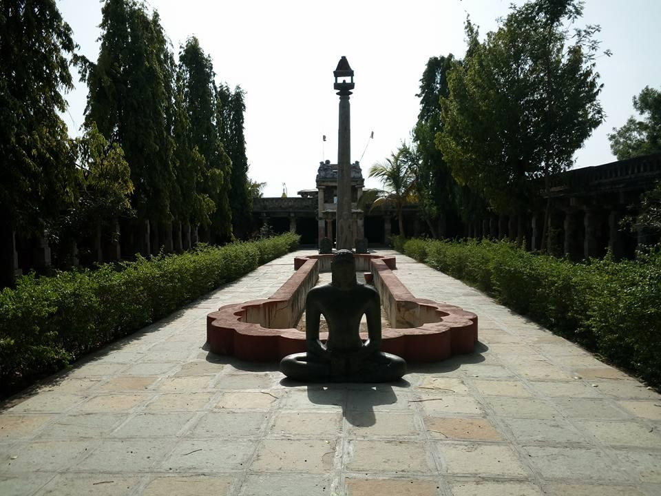 Kolanupaka Jain Temple景点图片