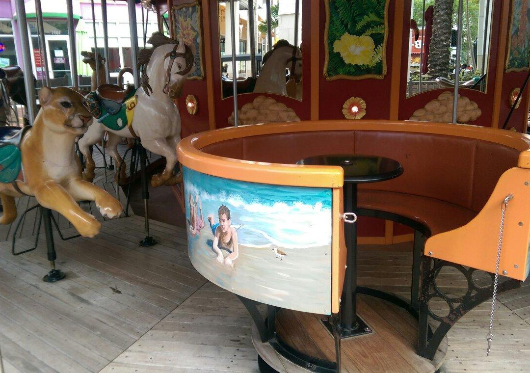 The Downtown Carousel-棕榈滩花园必去景点