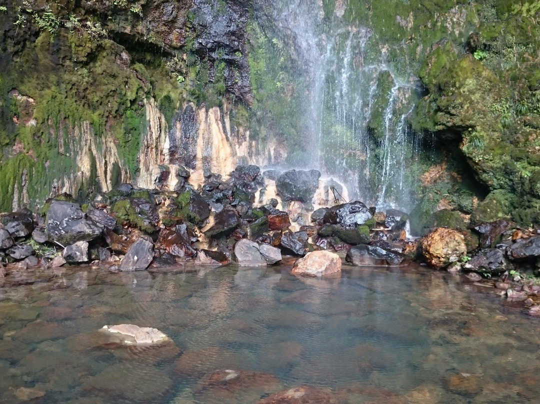 Karataki Fall-八丈町必去景点
