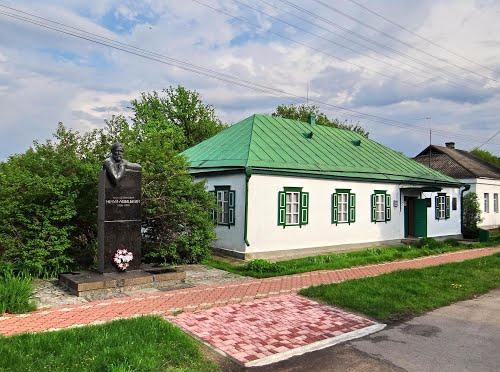 Literary-Memorial Museum-Levitsky I.Nechuya-Steblev必去景点