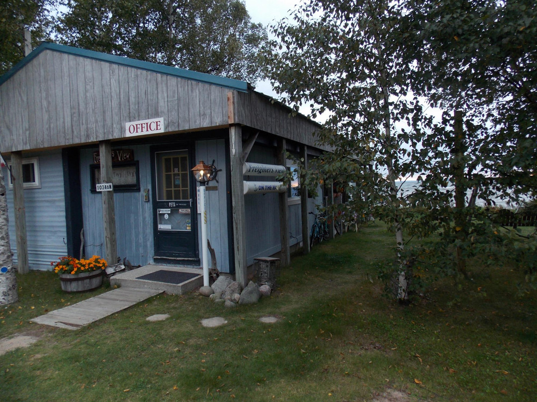 Freighters View on the Bay主图