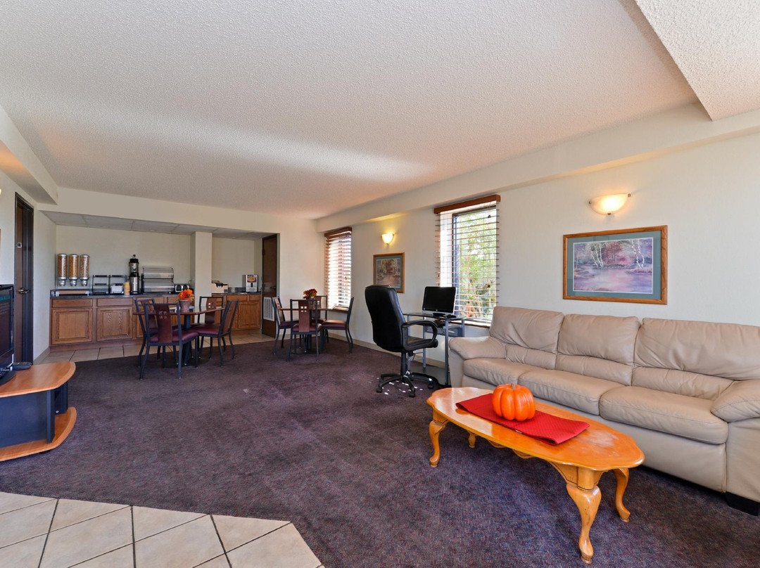 Executive Plus Inn & Suites主图