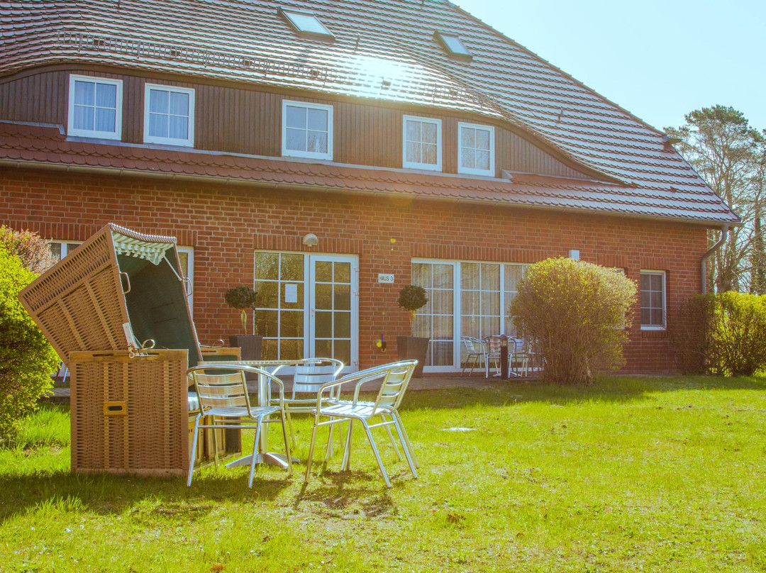 Alt Reddevitz酒店住宿-Ferienanlage Lobbe