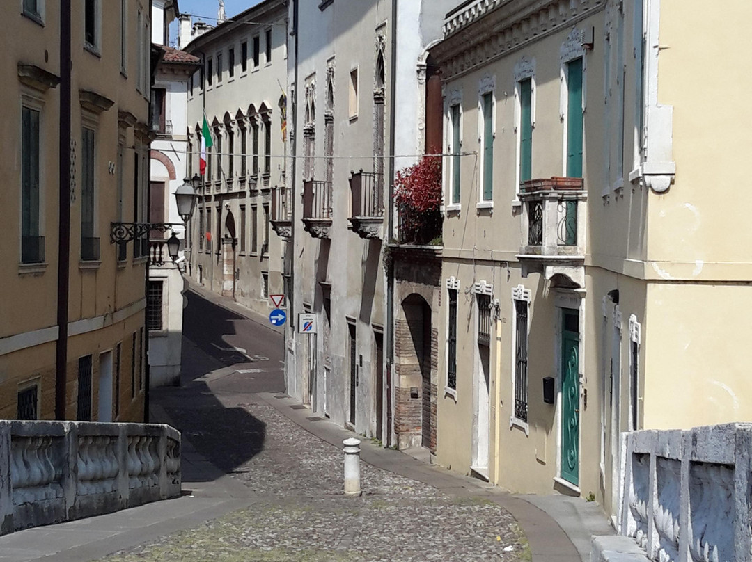 Ponte San Michele-维琴查必去景点
