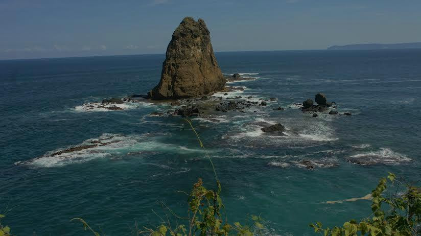 Watu Ulo Beach景点图片