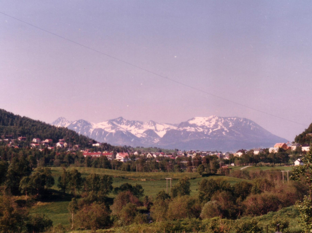 Mountain Hike to Hinnstein景点图片