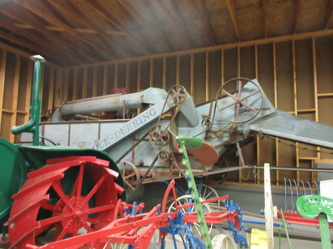 Pioneer Machinery Building景点图片