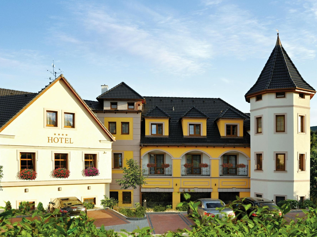 德辛酒店住宿-Hotel Zlata Lipa