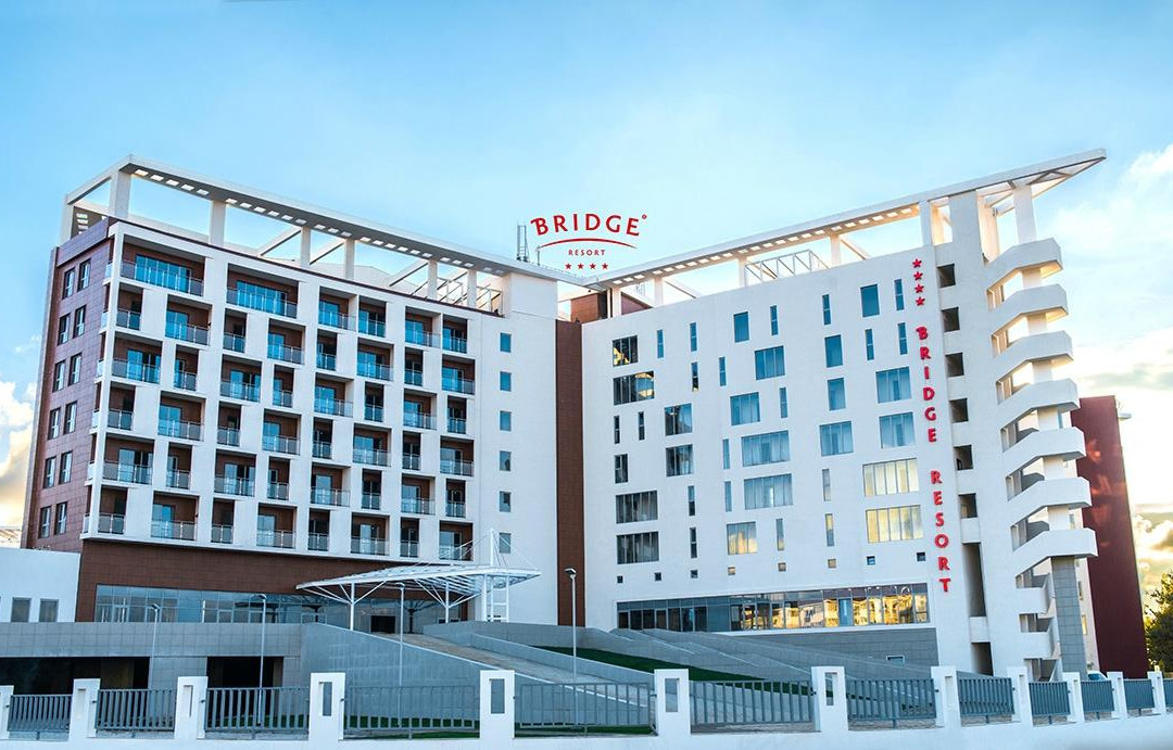 Bridge Resort Hotel