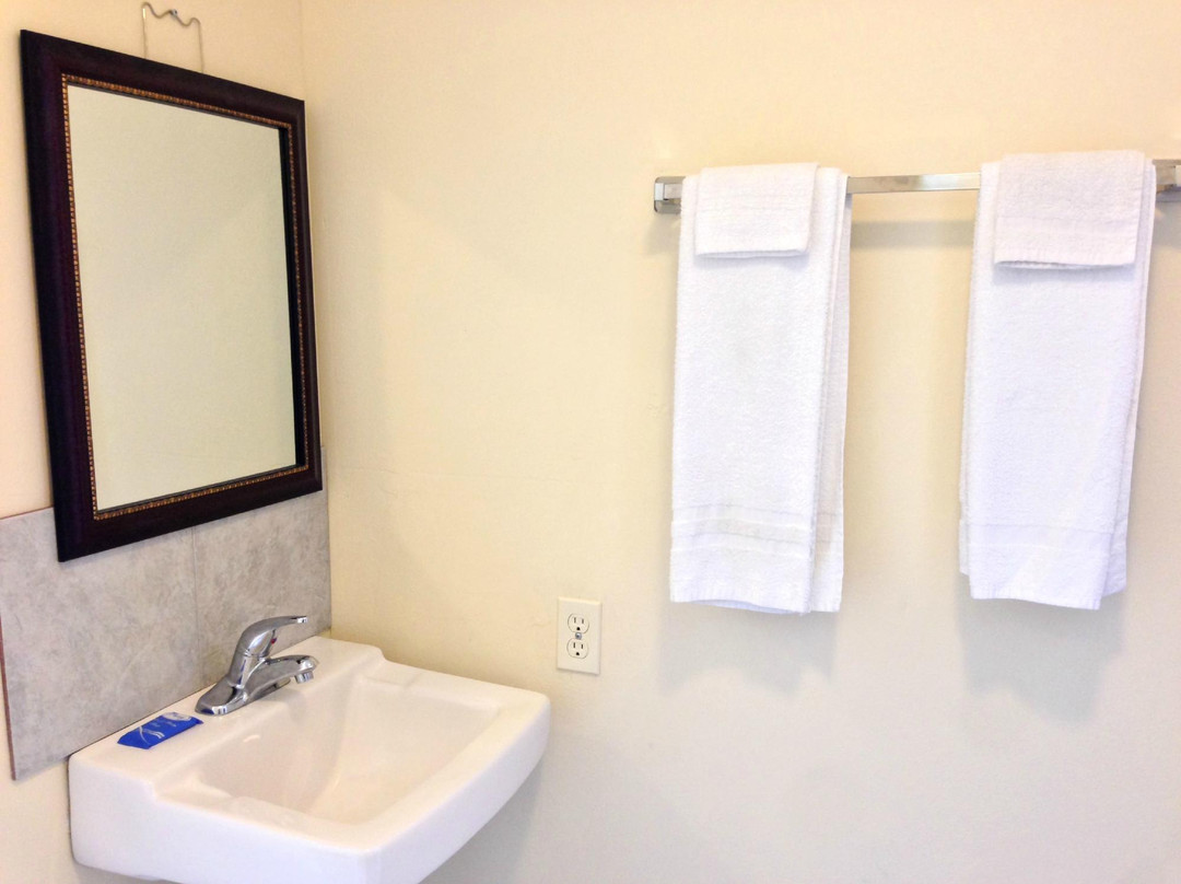 Economy Inn By OYO Lockport near Houma主图