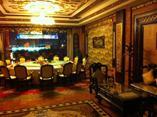 皇宫大酒店主图