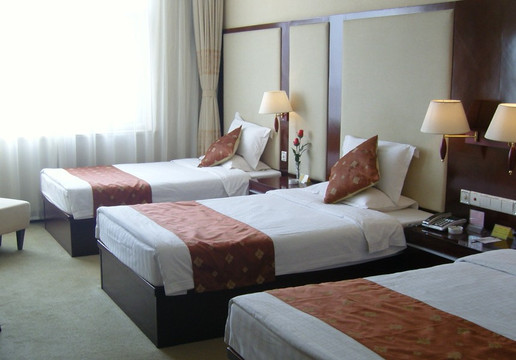 秋临大酒店主图