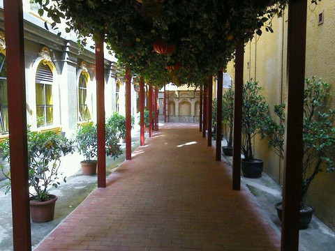 冠盛皇室堡酒店主图