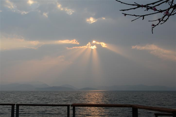 云渡洱海度假酒店主图