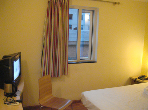 7天昆明吴井路塘子巷地铁站店主图