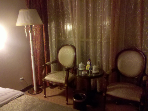 保定华中假日酒店主图