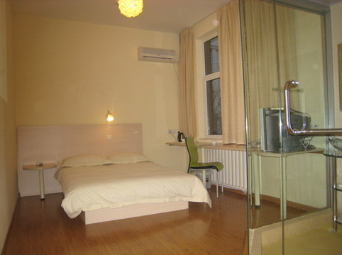 香槟小镇酒店主图