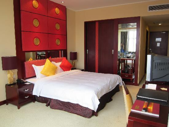 敦煌阳光沙州大酒店主图