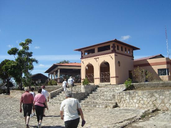 Hill of the Cross (Loma de la Cruz)景点图片