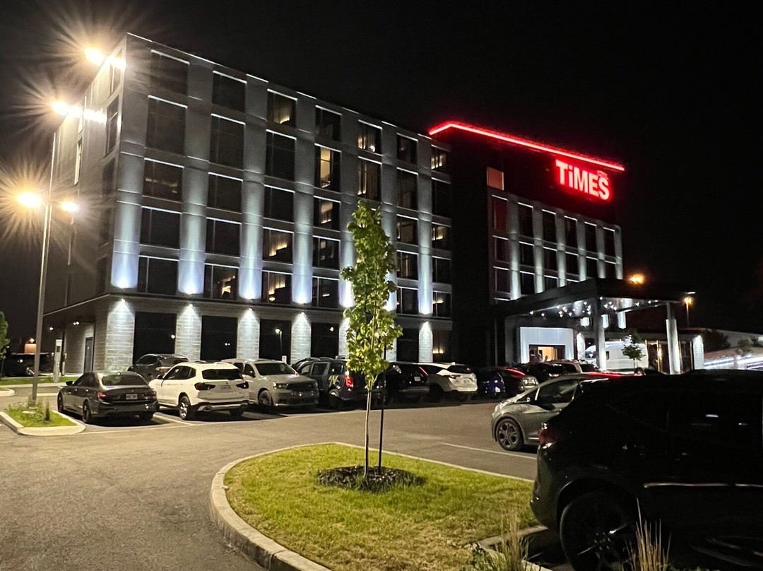 Grand Times Hotel Blainville主图