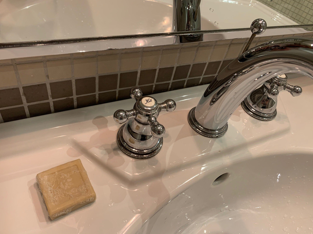 艾恩盖特套房酒店主图