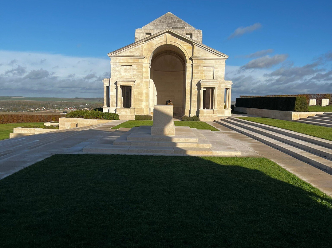 Villers-Bretonneux Military Cemetery景点图片