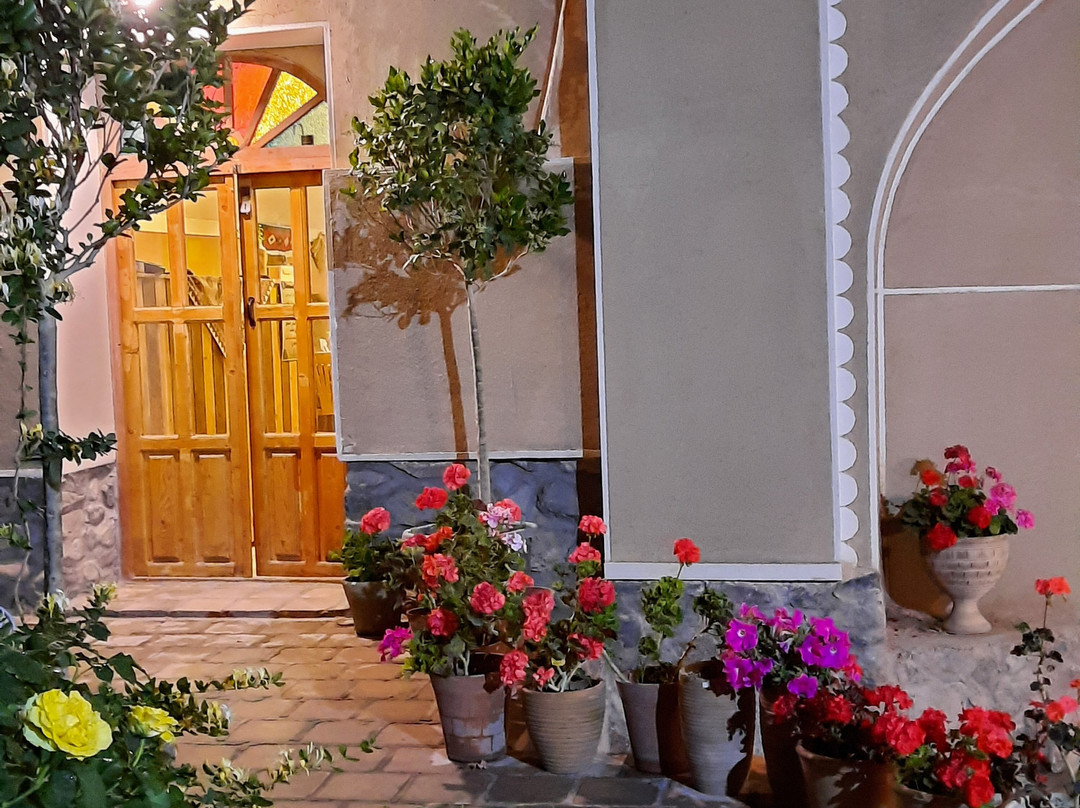 Afoushta House Traditional Hotel