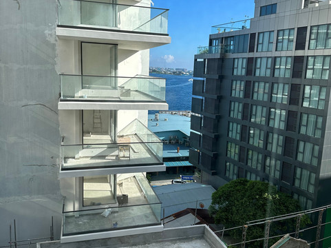 马鲁卡布广场酒店