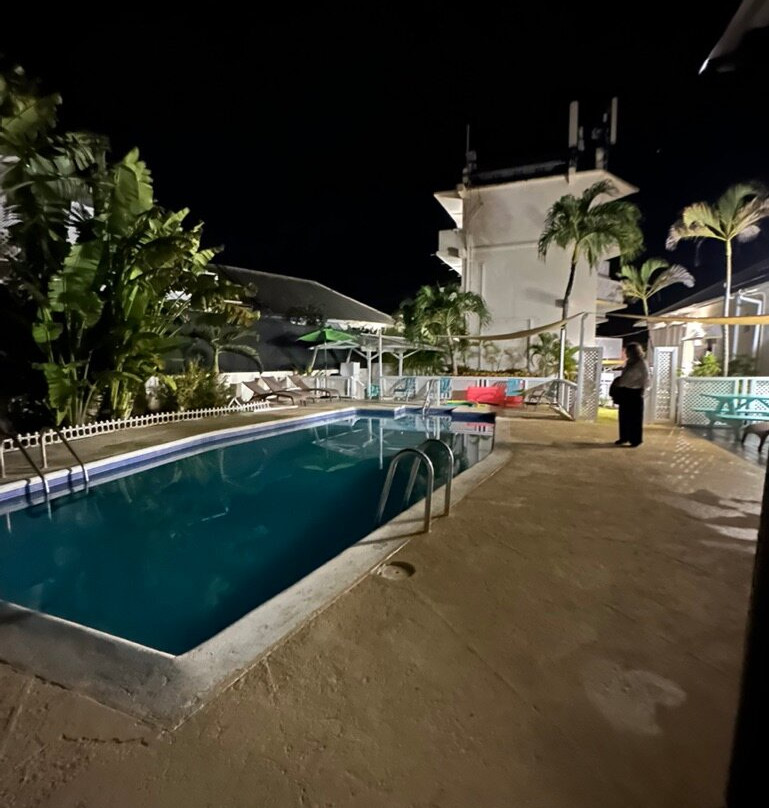 Southern Surf Beach Apartments主图