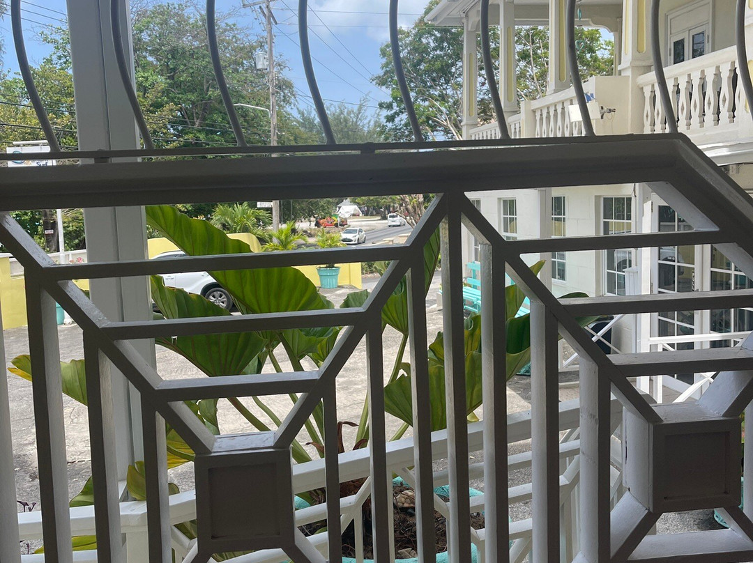 Southern Surf Beach Apartments主图